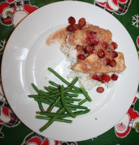 plate of cranberry chicken and green beans